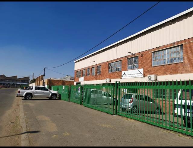 3,228M² WAREHOUSE FOR SALE IN HERIOTDALE
